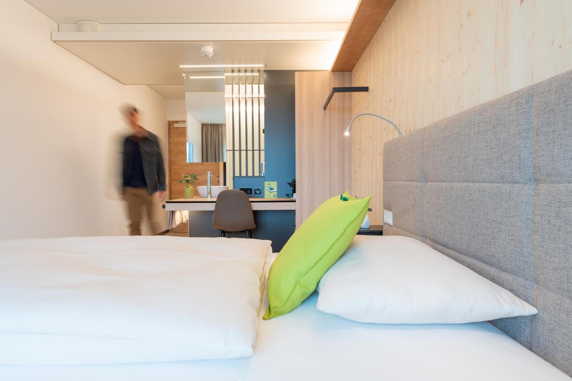 Eee Hotel